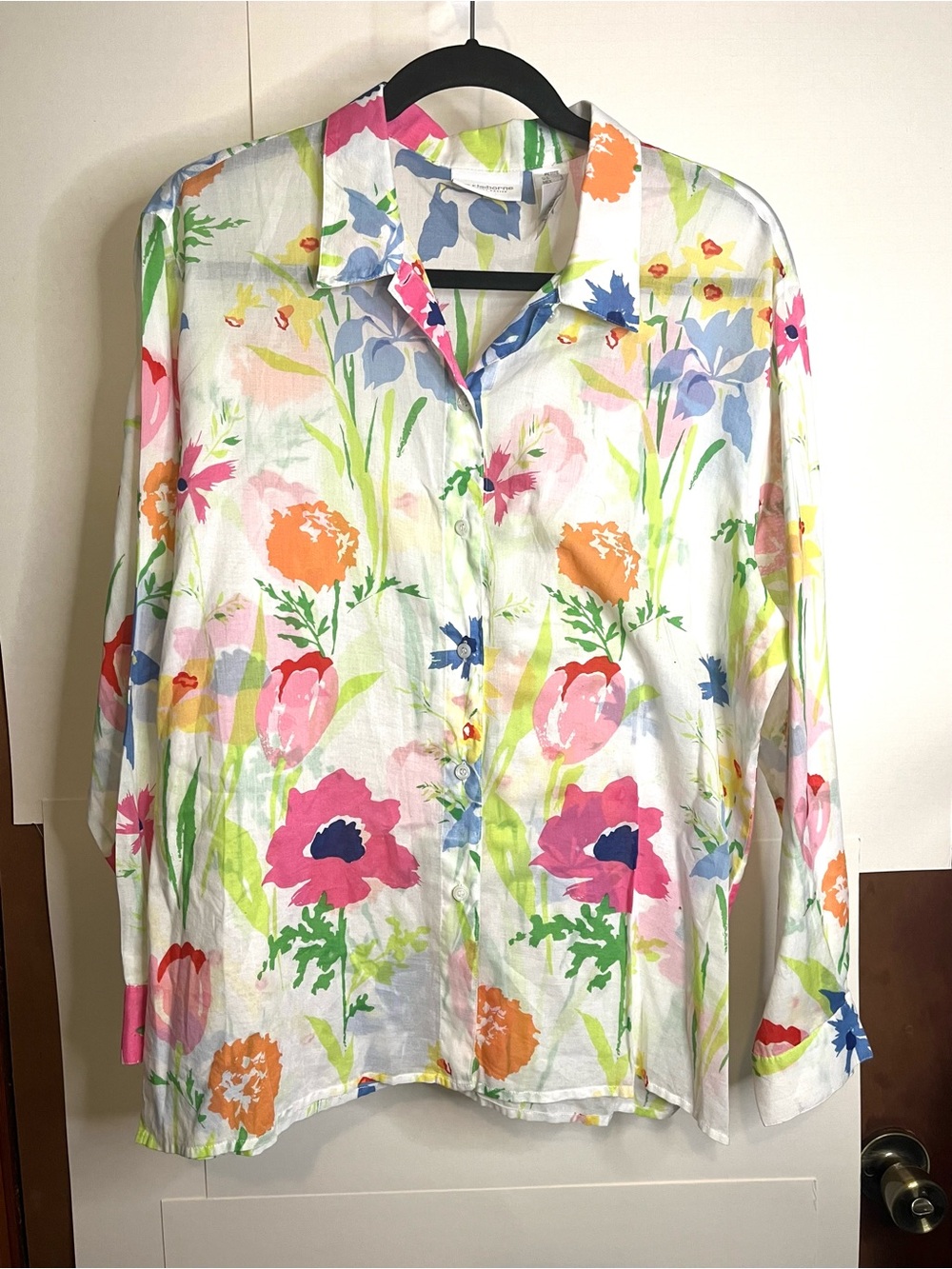 Liz Claiborne Lizsport Petite (VTG L, Fits M) Lightweight Floral Button-Up Shirt